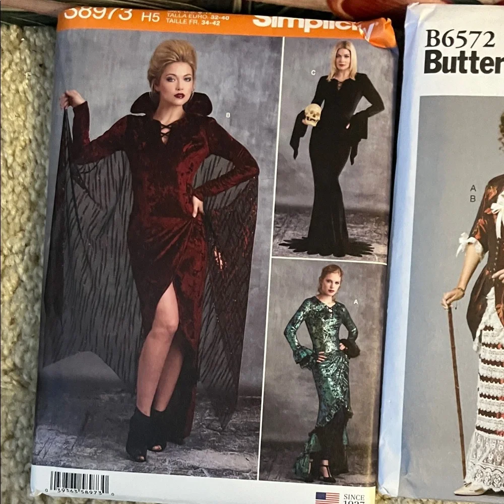 Simplicity Women’s Costume Pattern Collection - Picture 13 of 13